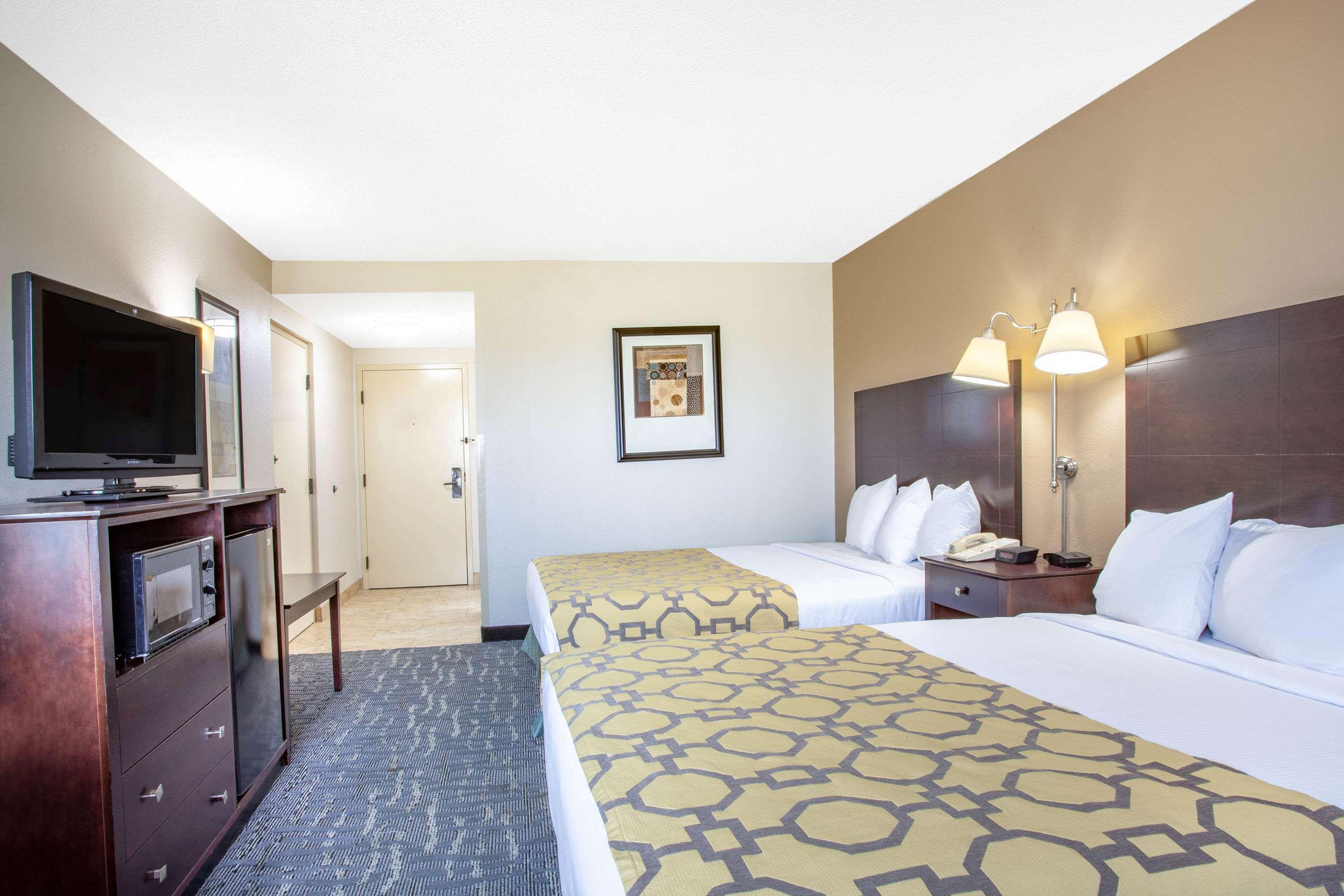 Hotel Baymont By Wyndham Saraland Esterno foto