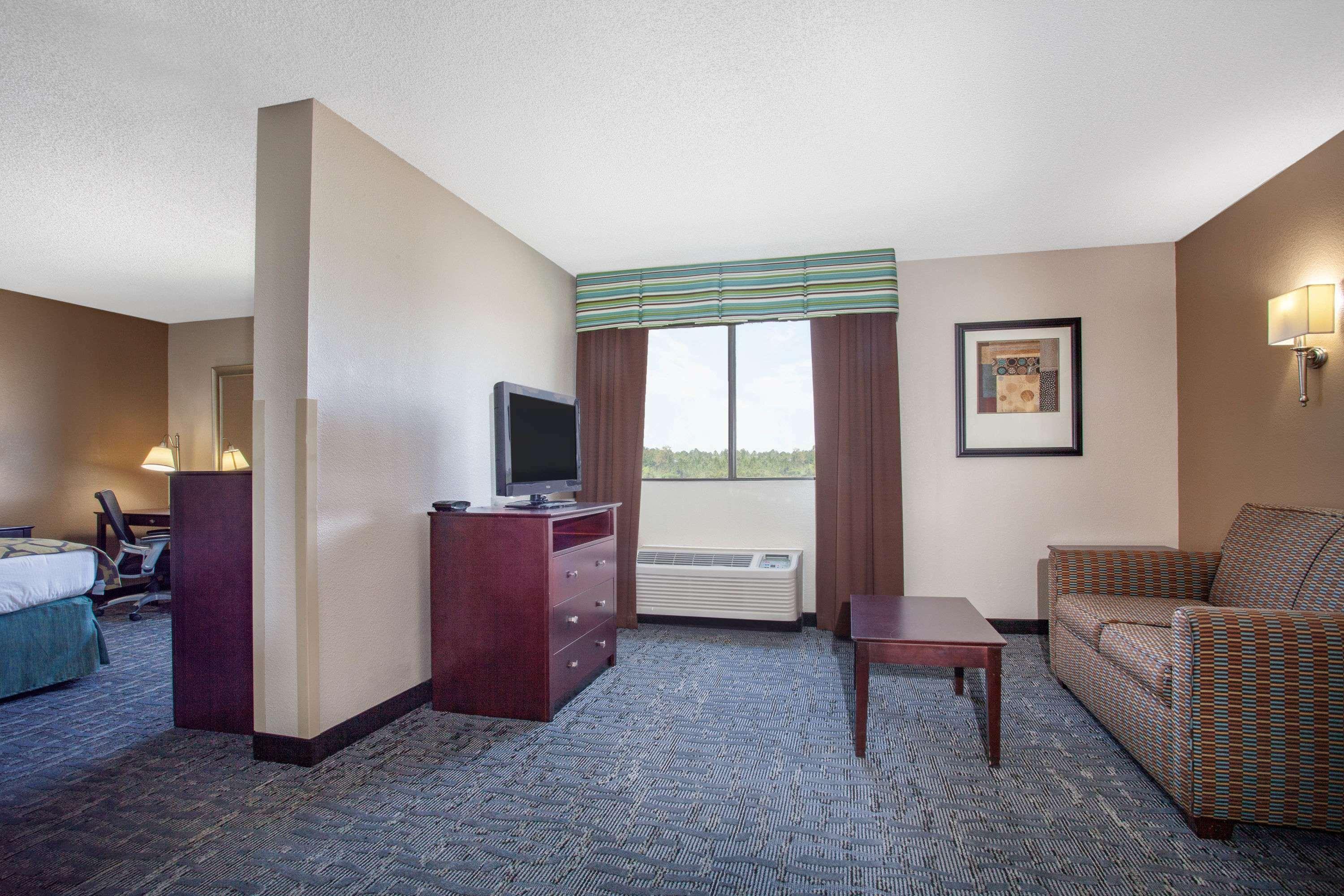 Hotel Baymont By Wyndham Saraland Esterno foto