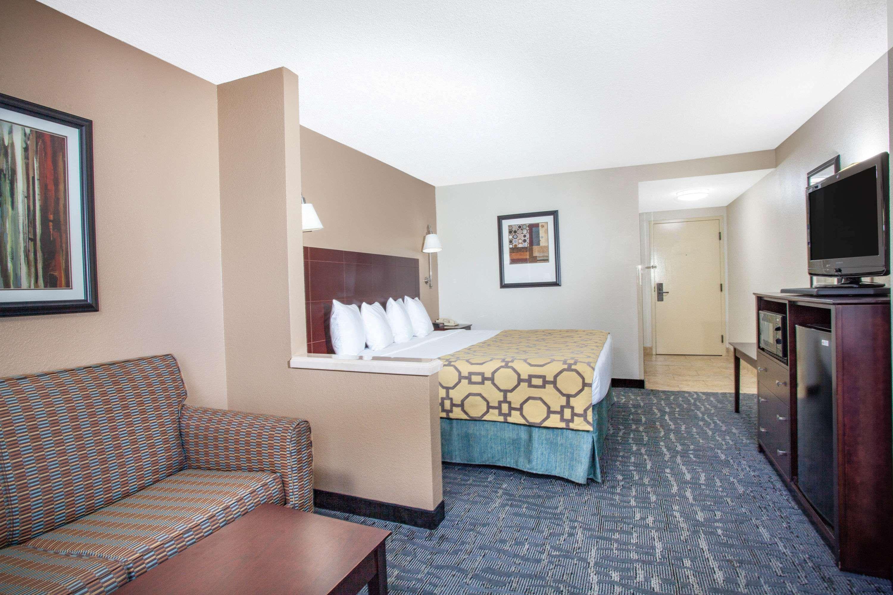 Hotel Baymont By Wyndham Saraland Esterno foto