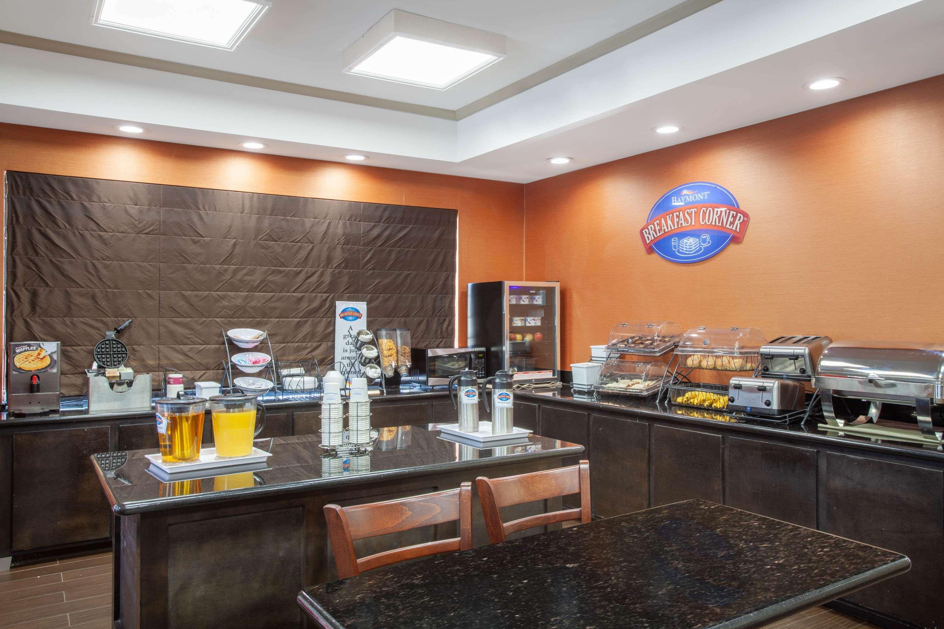 Hotel Baymont By Wyndham Saraland Esterno foto