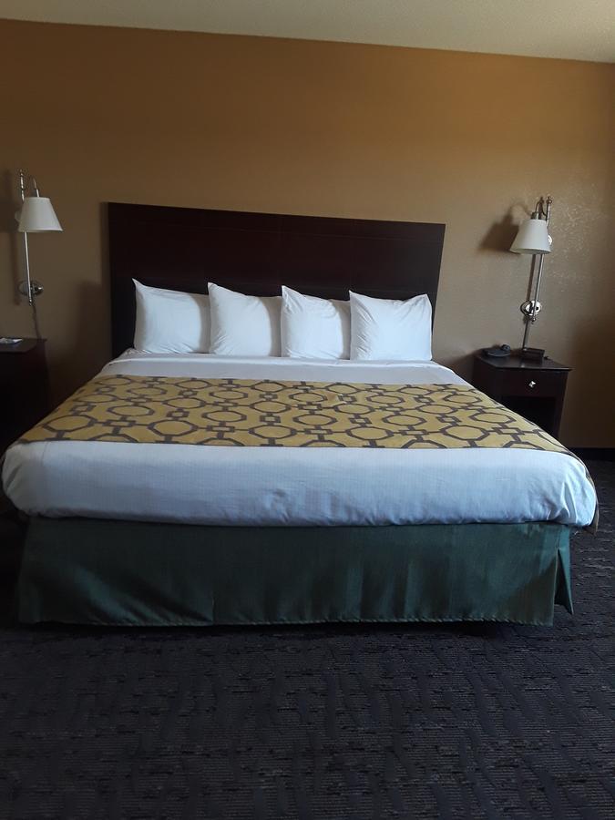 Hotel Baymont By Wyndham Saraland Esterno foto