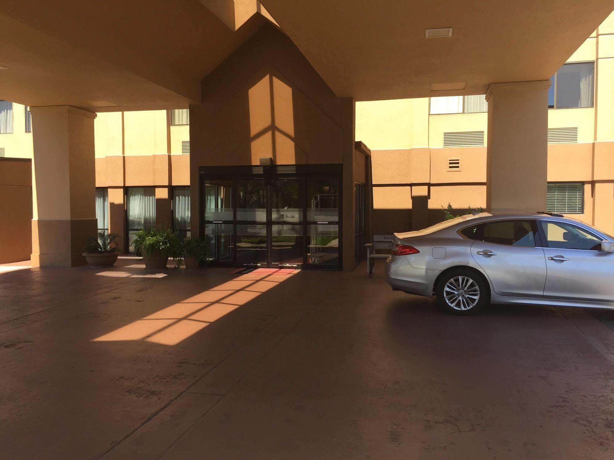 Hotel Baymont By Wyndham Saraland Esterno foto